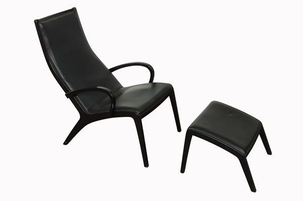 Lot 79 - LOUNGE CHAIR & FOOT STOOL