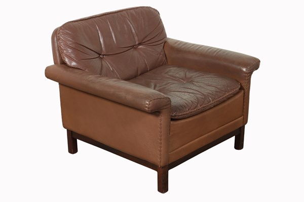 Lot 171 - LOUNGE CHAIR