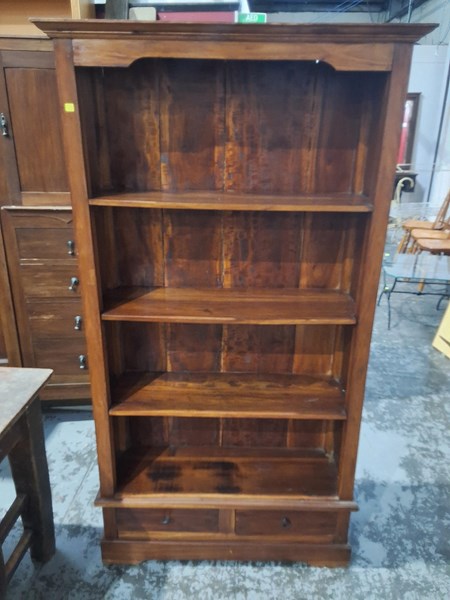 Lot 119 - BOOKSHELF