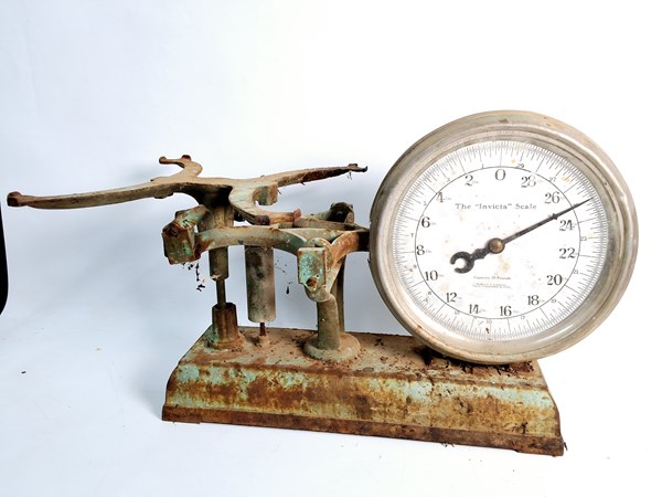 Lot 1159 - THE 'INVICTA' SCALE