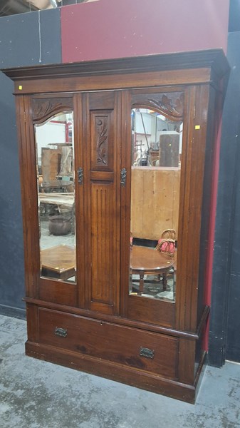 Lot 156 - WARDROBE
