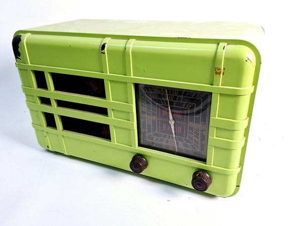 Lot 1285 - BAKELITE RADIO