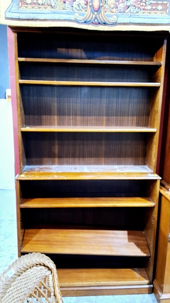 Lot 158 - BOOKSHELF