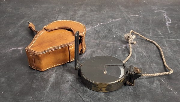 Lot 1047 - NAVIGATIONAL DEVICE