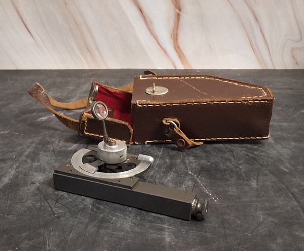 Lot 1045 - MEASURING INSTRUMENT