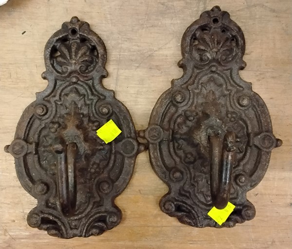 Lot 1292 - COAT HOOKS