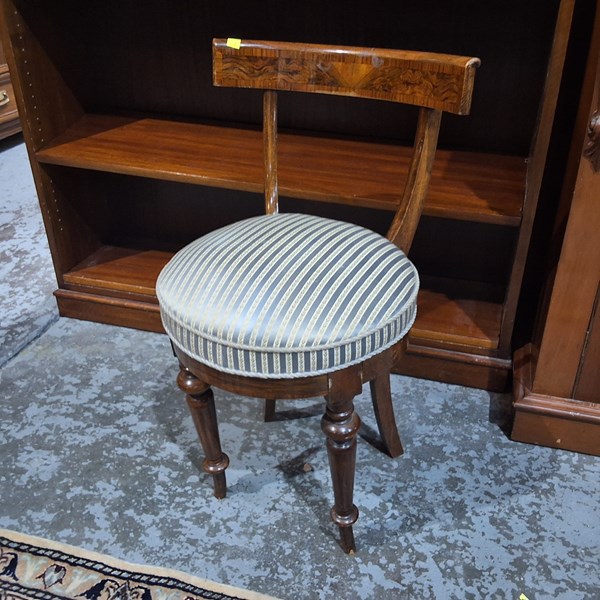 Lot 214 - PETITE SIDE CHAIR
