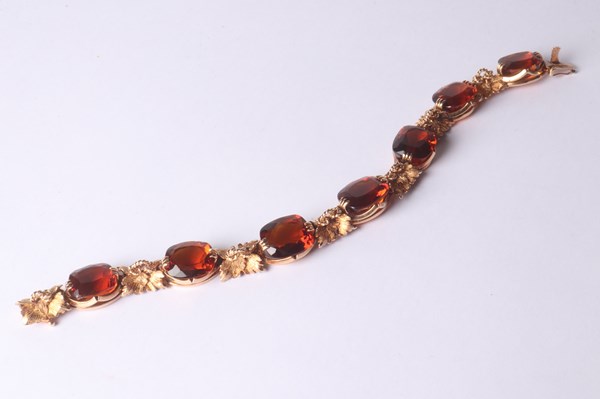 Lot 1021 - GOLD CITRINE BRACELET