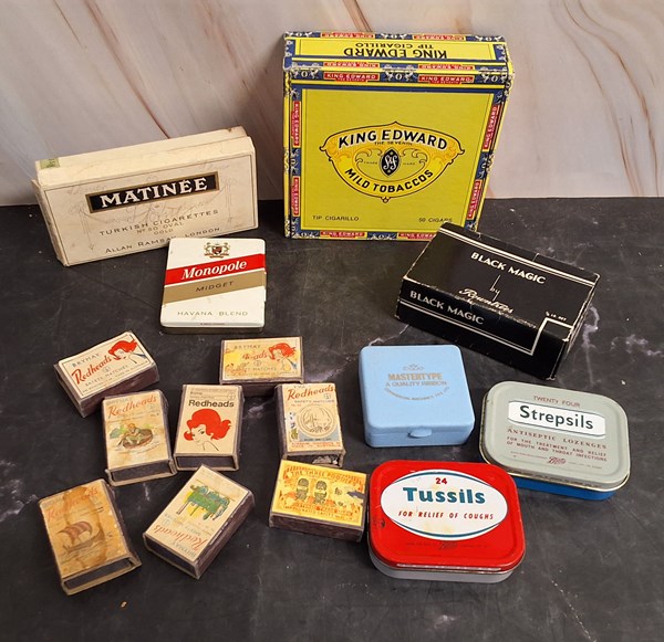 Lot 1467 - VINTAGE TINS AND BOXES