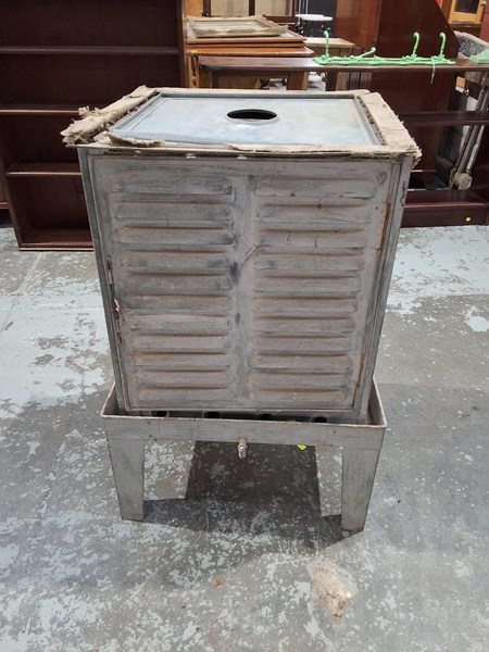 Lot 246 - MEAT SAFE