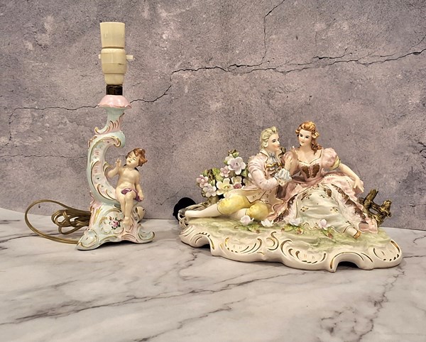 Lot 1302 - TABLE LAMPS