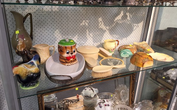 Lot 1271 - 20TH CENTURY COLLECTABLES