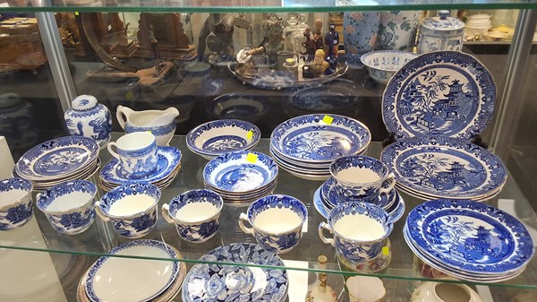 Lot 1183 - BLUE & WHITE CHINA