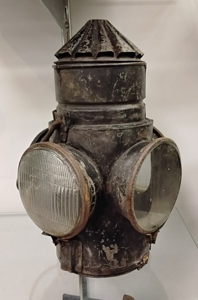 Lot 1289 - RAIL LAMP