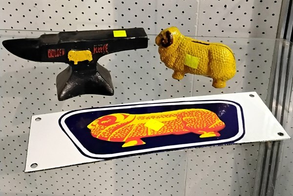 Lot 1254 - GOLDEN FLEECE COLLECTABLES