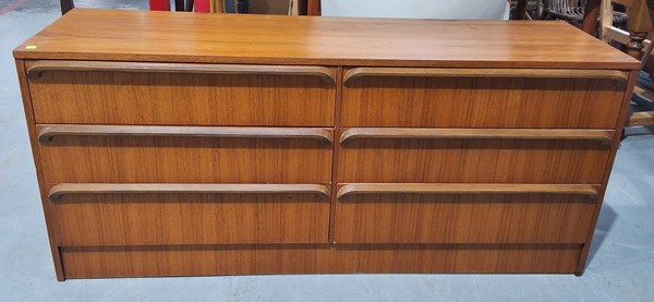 Lot 43 - SIDEBOARD