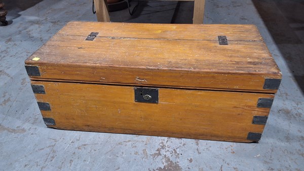 Lot 265 - TRUNK