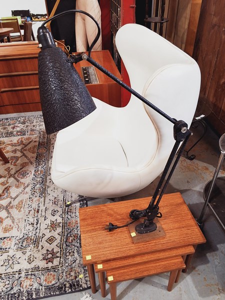 Lot 36 - PLANET LAMP