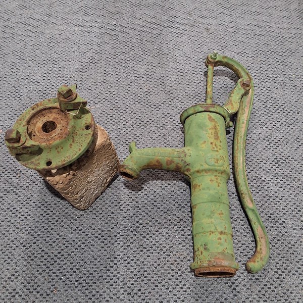 Lot 264 - WATER PUMP