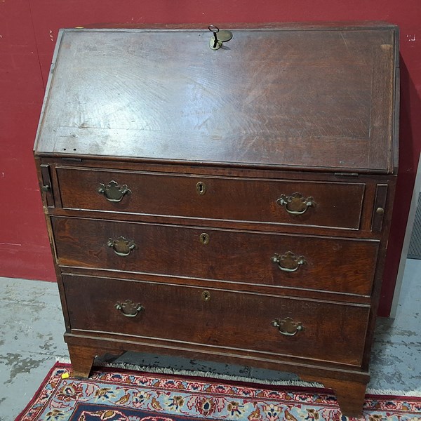 Lot 87 - BUREAU DESK