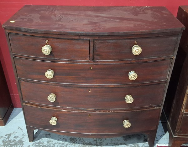 Lot 219 - CHEST OF DRAWERS