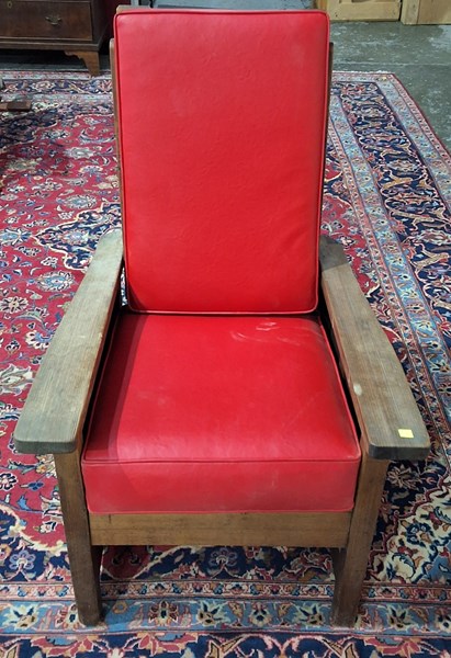Lot 82 - ARM CHAIR