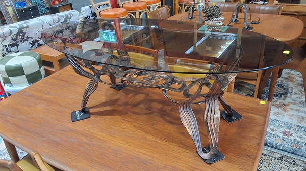 Lot 58 - COFFEE TABLE