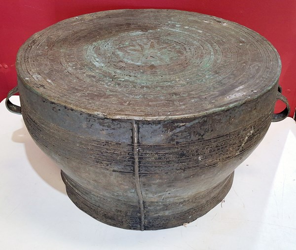 Lot 225 - LAOTIAN DRUM