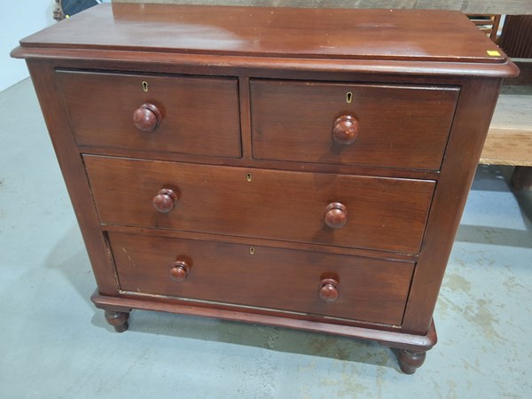 Lot 148 - CHEST OF DRAWERS