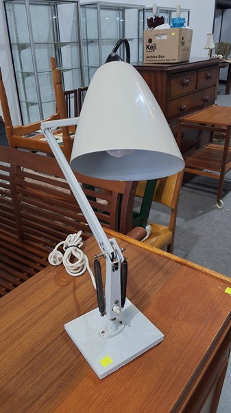 Lot 63 - DESK LAMP