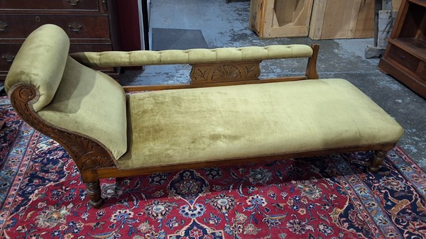 Lot 80 - CHAISE LOUNGE