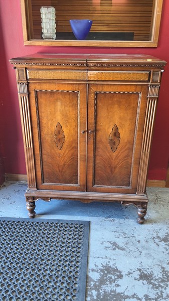 Lot 110 - CUPBOARD