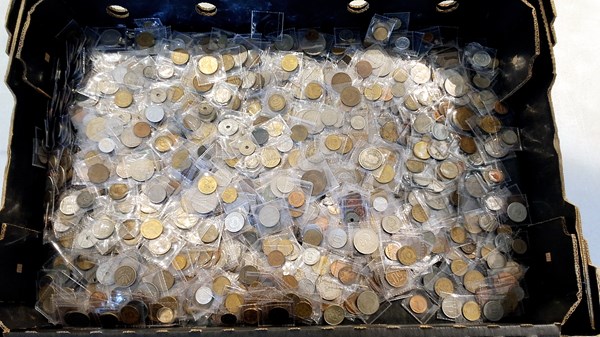 Lot 1237 - COINS