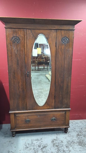 Lot 122 - WARDROBE