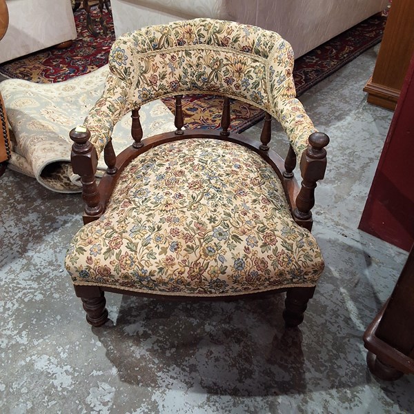 Lot 131 - TUB CHAIR