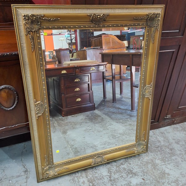 Lot 70 - MIRROR
