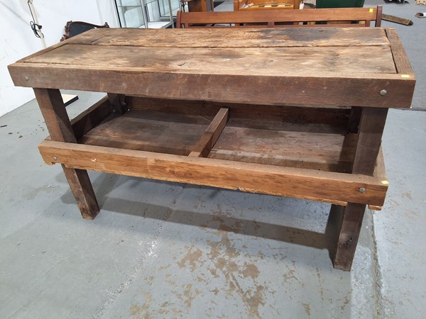 Lot 275 - WORK BENCH
