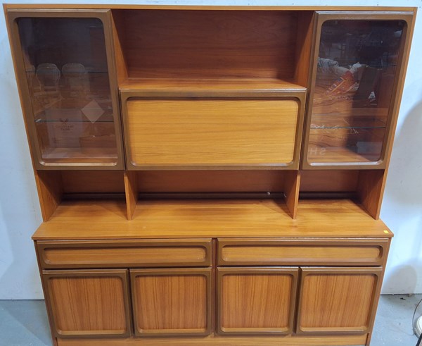 Lot 11 - WALL UNIT