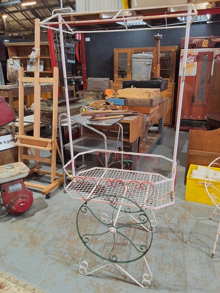 Lot 313 - PLANTER STAND