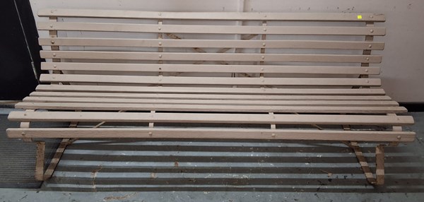 Lot 321 - BENCH