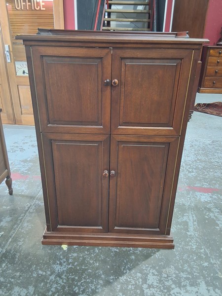 Lot 208 - MUSIC CABINET