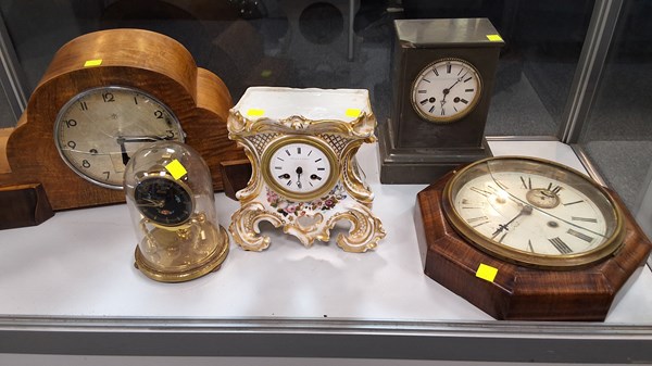Lot 1173 - CLOCKS