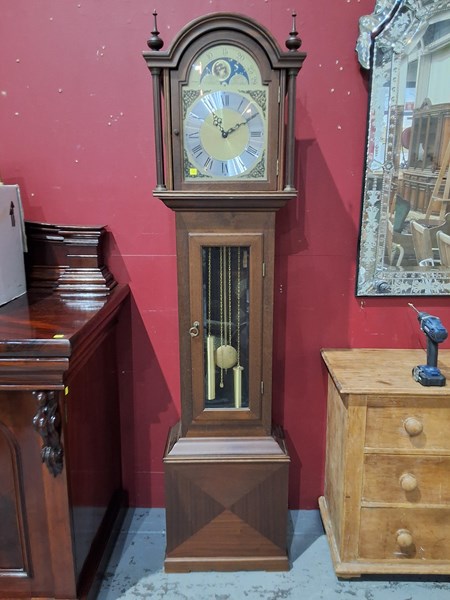 Lot 24 - CLOCK