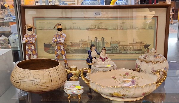 Lot 1335 - DECORATIVE SUNDRIES