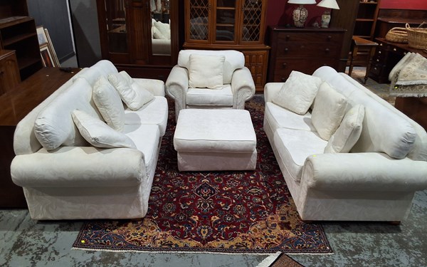 Lot 167 - LOUNGE SUITE