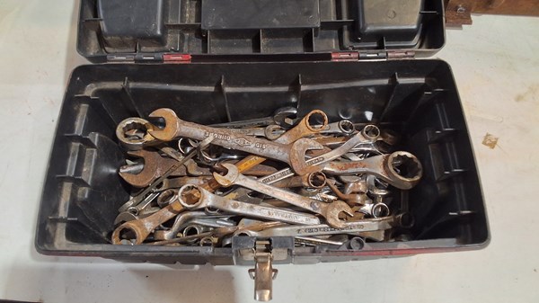 Lot 260 - TOOL BOX O SPANNERS