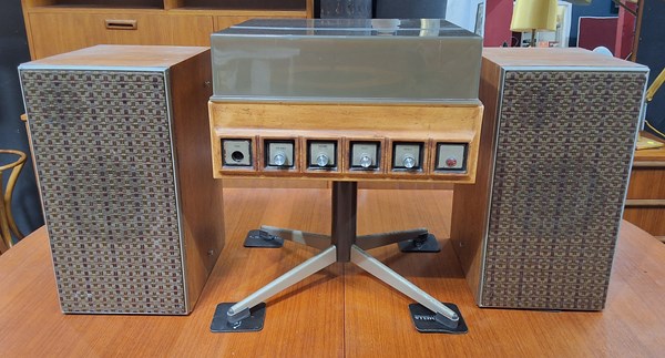 Lot 54 - STEREO SYSTEM