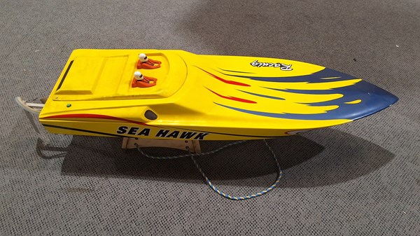 Lot 85 - NITRO RC BOAT