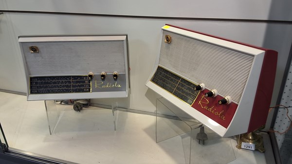 Lot 1306 - RADIOS