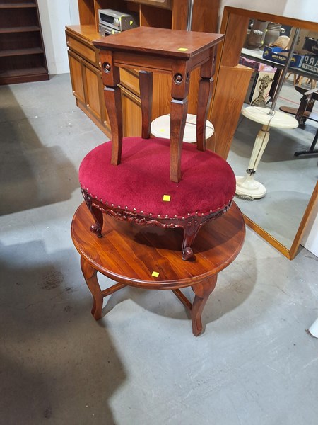 Lot 233 - FURNITURE LOT